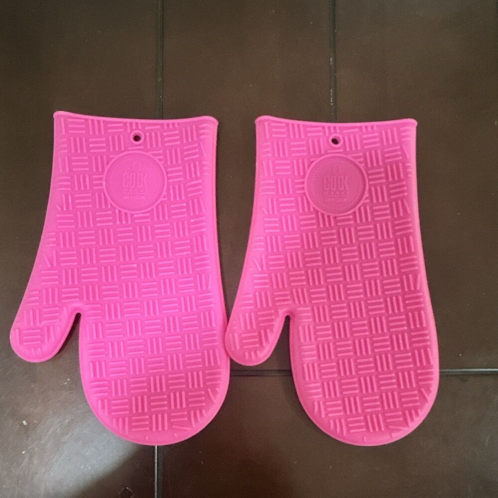 Cook Works Art + Cook Pink Textured Silicone Oven Mitts w/ Hanging Loop, 2pc